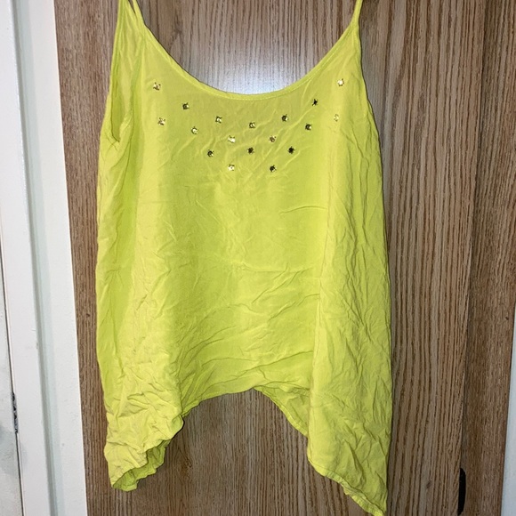 happening in the present Tops - Happening in the present tank top